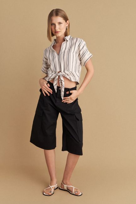 Cargo shorts with pockets - Black
