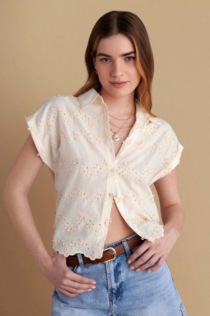 Shirt with 3D flowers - Vanilla