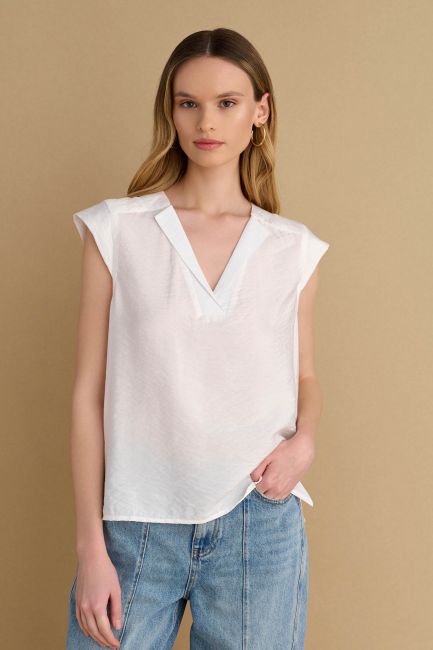 V-neck top - White