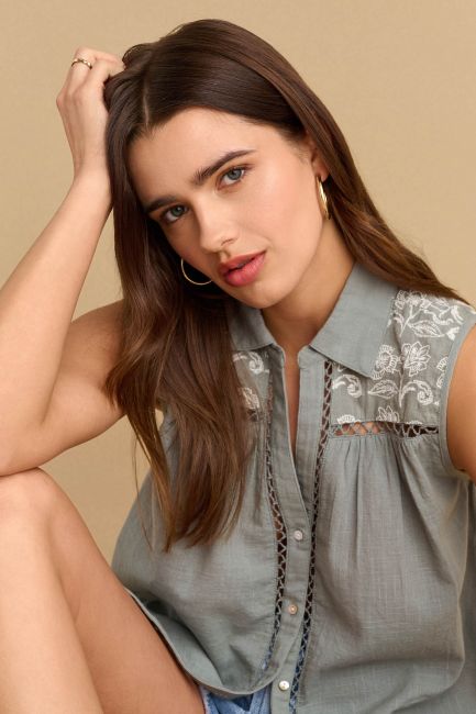 Embroidered sleeveless shirt - Soap