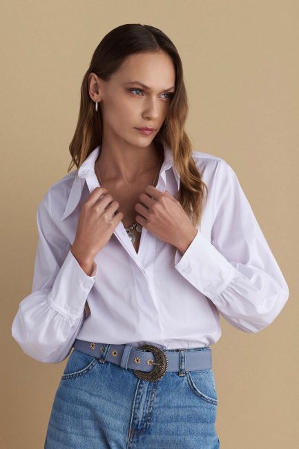 Pointed collar shirt - White