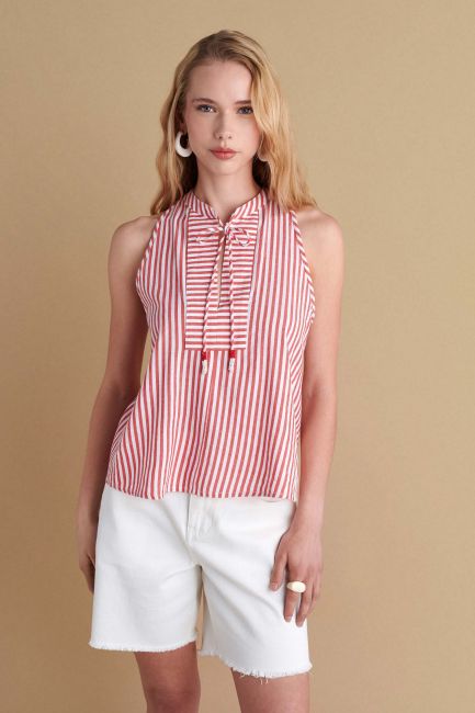 Top with tie detail - Red