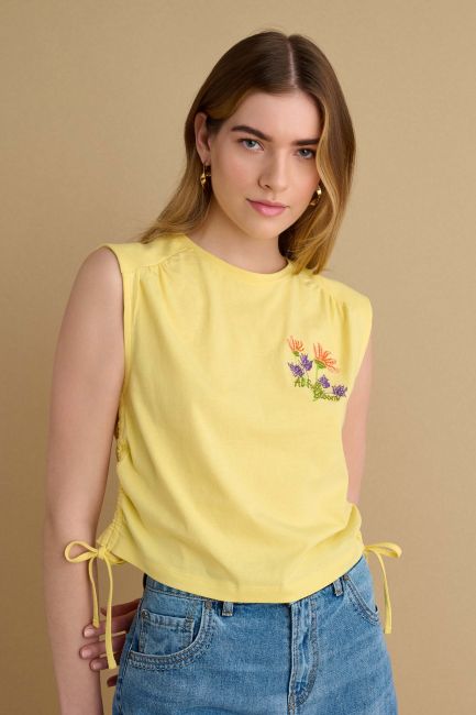 Sleeveless blouse with embroidery - Yellow