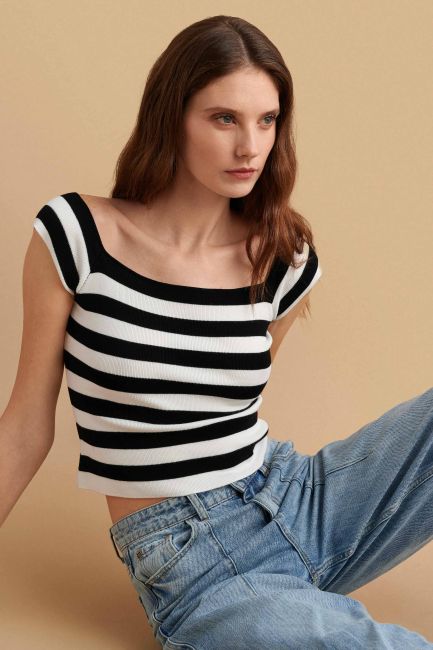 Sleeveless knit mariniere blouse - Black