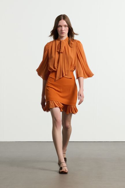 Short dress with flared sleevess - Orange