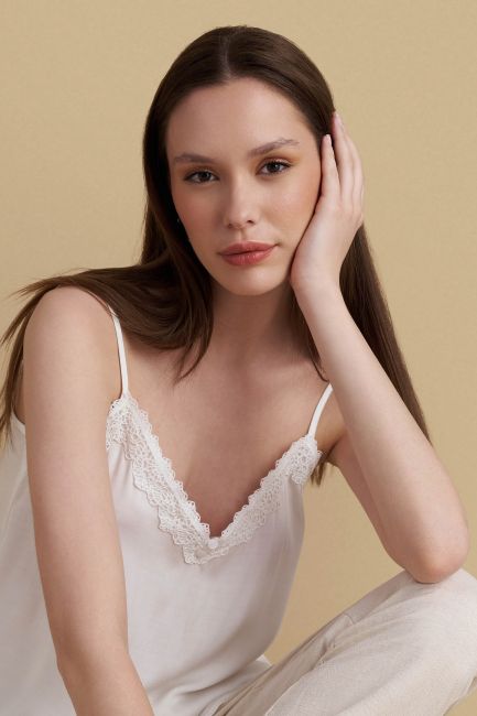 Lace detail top - White