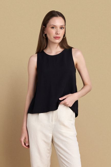 Asymmetric sleeveless top - Black
