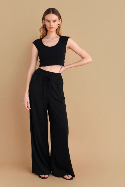High-waisted culottes in monochrome - Black