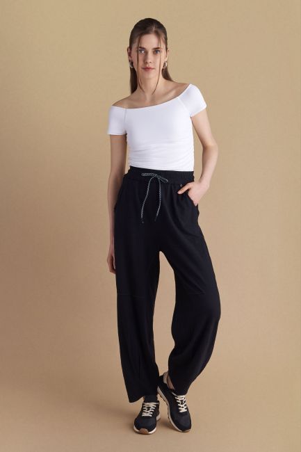 Seam-detailed salwar trousers - Black